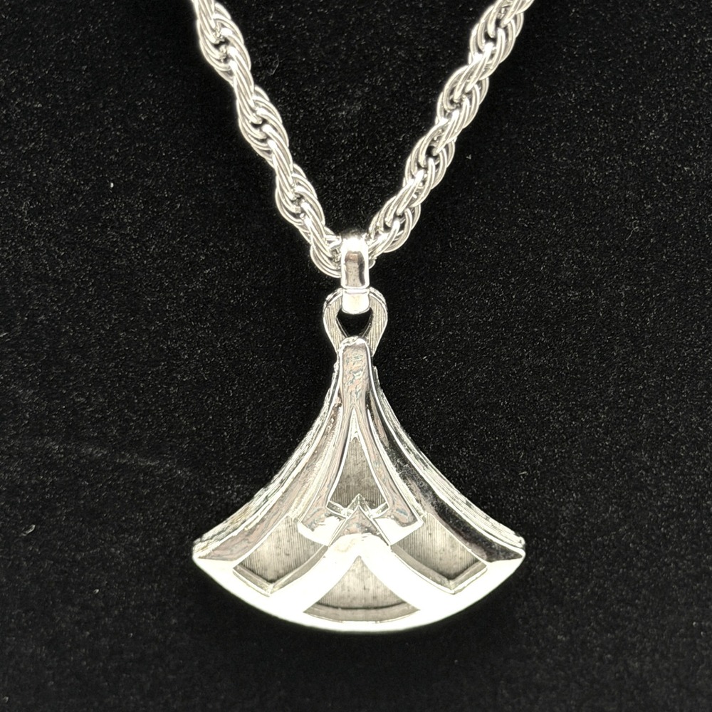 Fan Pendant Necklace Women OS Geometric Cutout Silver Tone Rope Chain